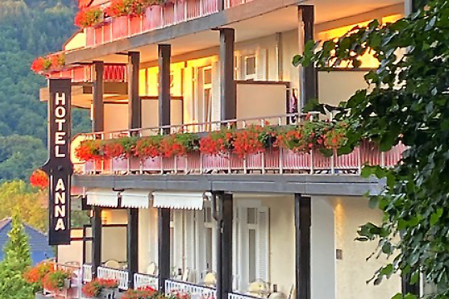 Hotel Anna im Abendlicht 