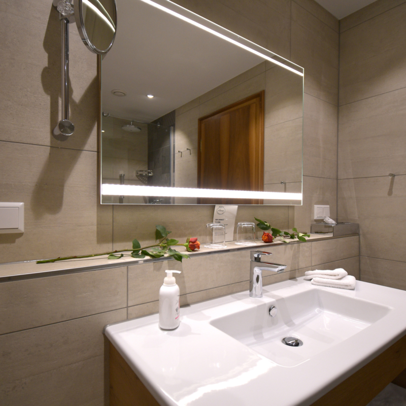 Luxus Badezimmer mit sep. WC